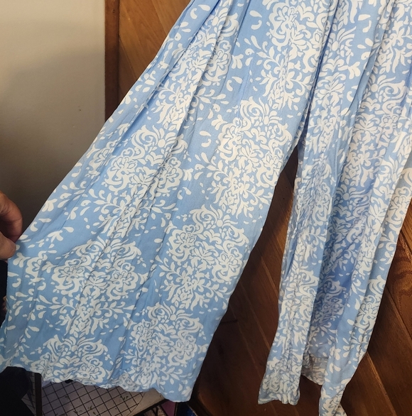 Luxology Light Blue And White Paisley Design Calf Length Small Jumpsuit NWT - Picture 10 of 13